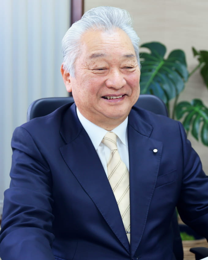 新栄電気工業株式会社 代表取締役　奥村 健次